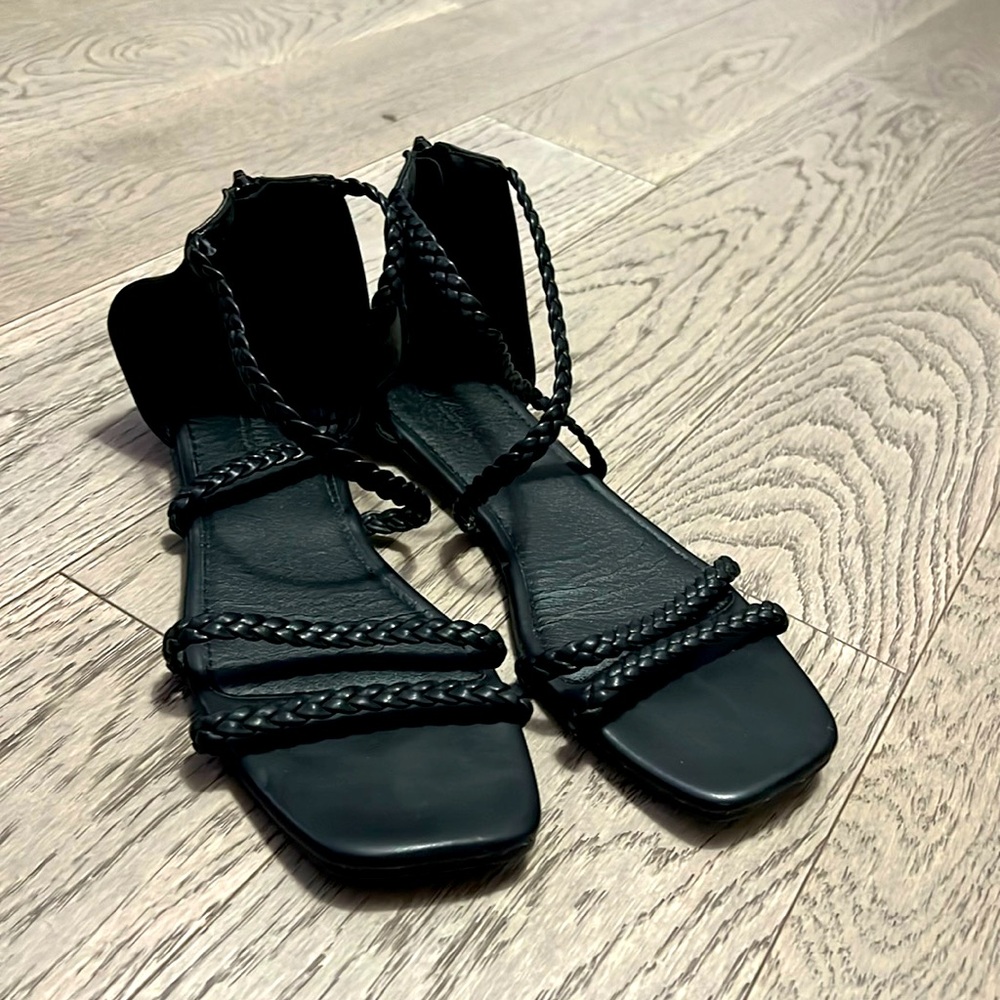 Black Ardene’s zipper shoes
